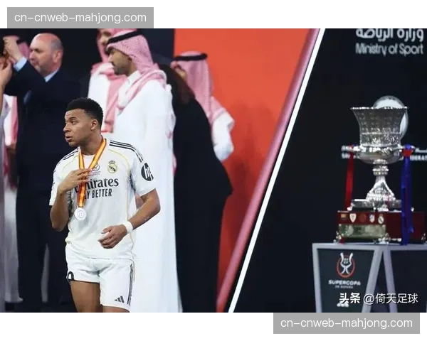 现场通讯:伊蒂哈德雨战,曼城球迷用歌声陪伴球队至最后一刻 现场通讯:伊蒂哈德雨战,曼城球迷用歌声陪伴球队至最后一刻